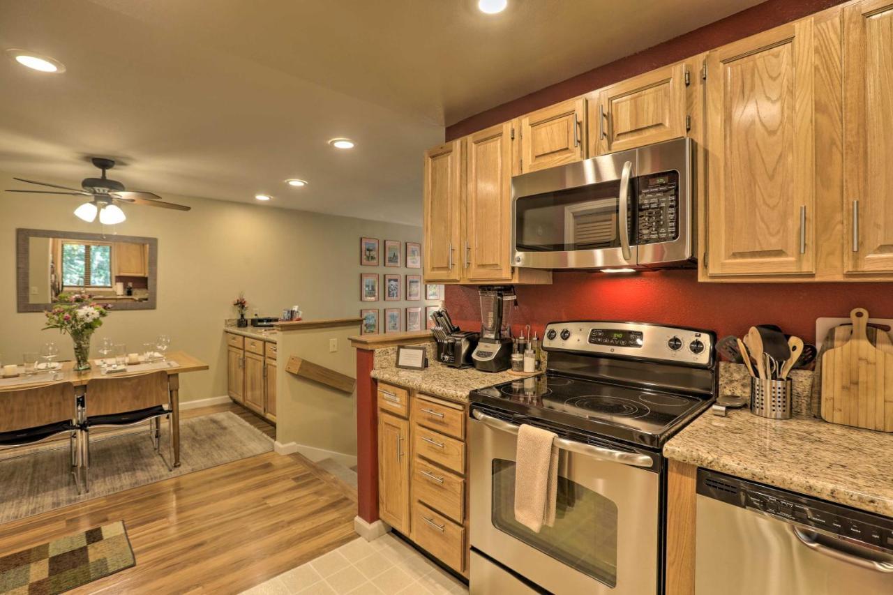 Corner-Unit Condo With Grill Walk To Lake Tahoe! Инклайн-Виллидж Экстерьер фото
