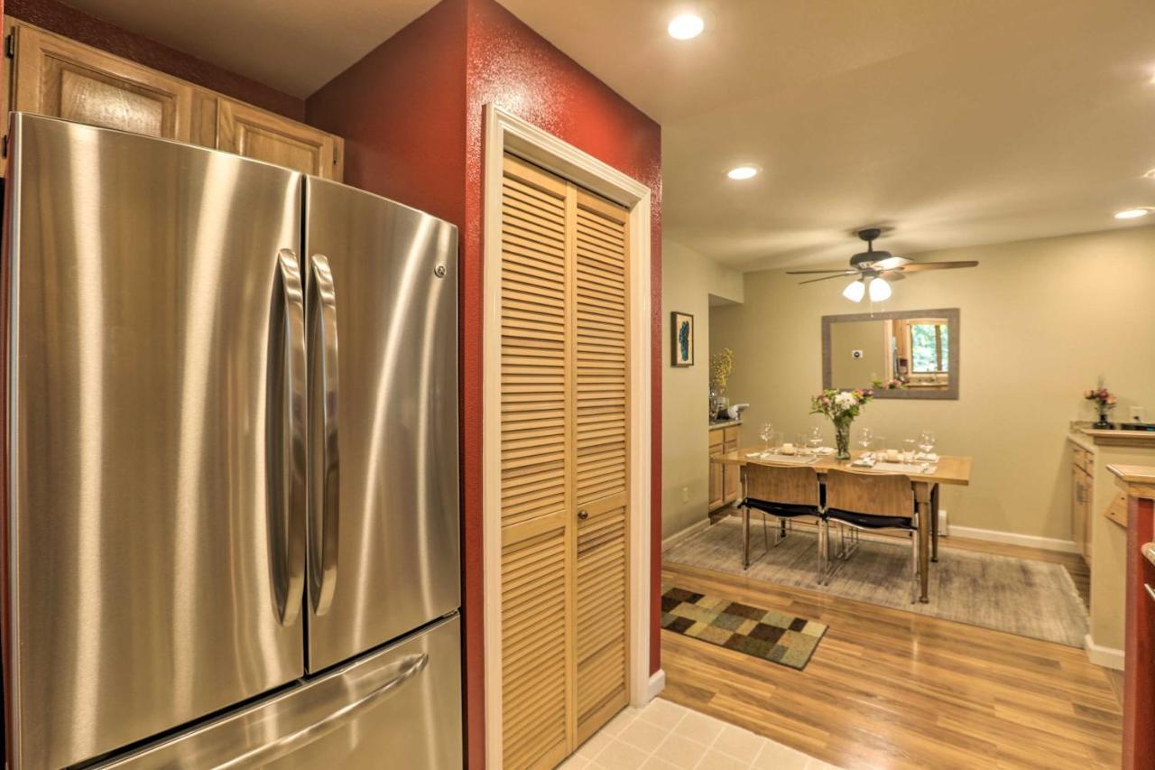 Corner-Unit Condo With Grill Walk To Lake Tahoe! Инклайн-Виллидж Экстерьер фото