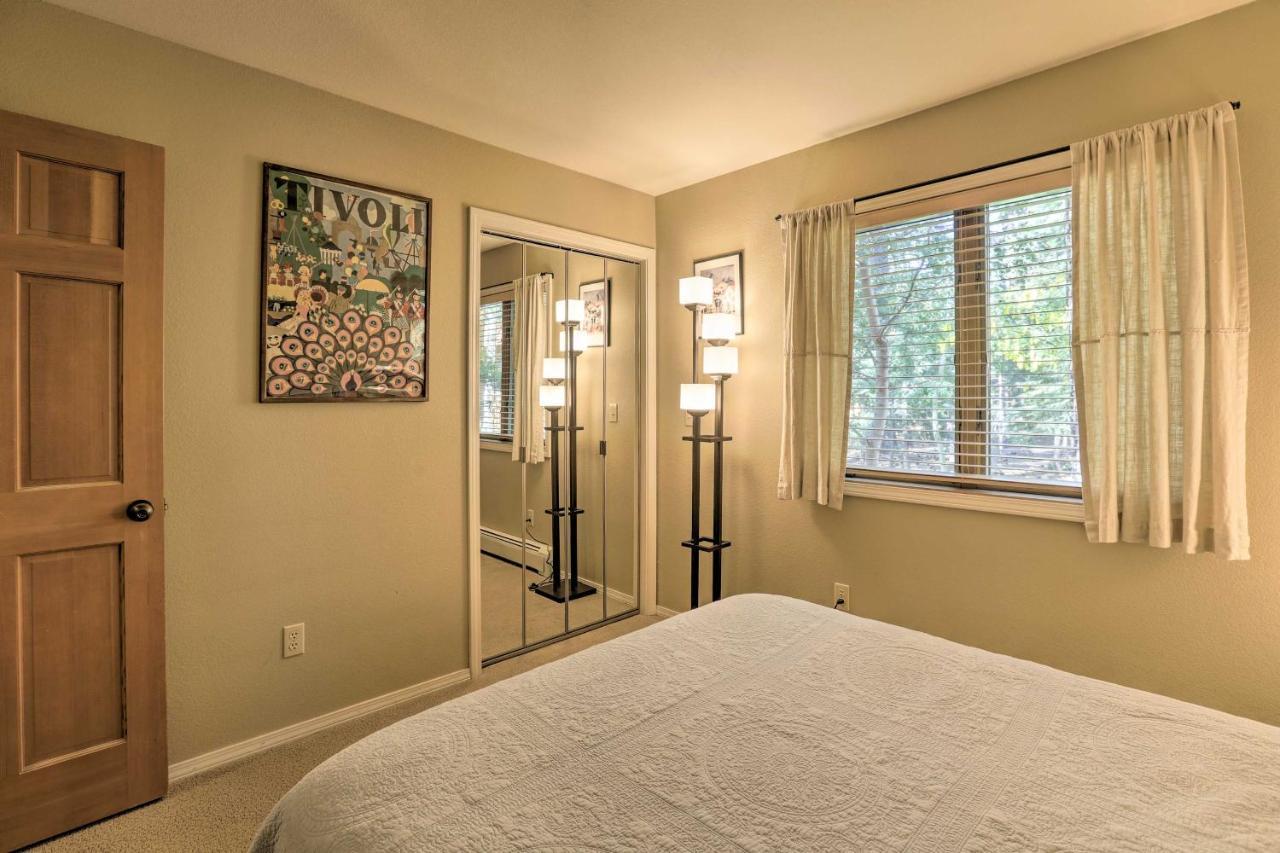 Corner-Unit Condo With Grill Walk To Lake Tahoe! Инклайн-Виллидж Экстерьер фото